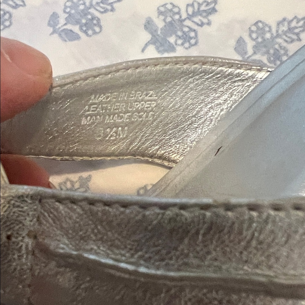 Lilly Pulitzer Silver Women's Sandals - Picture 5 of 5